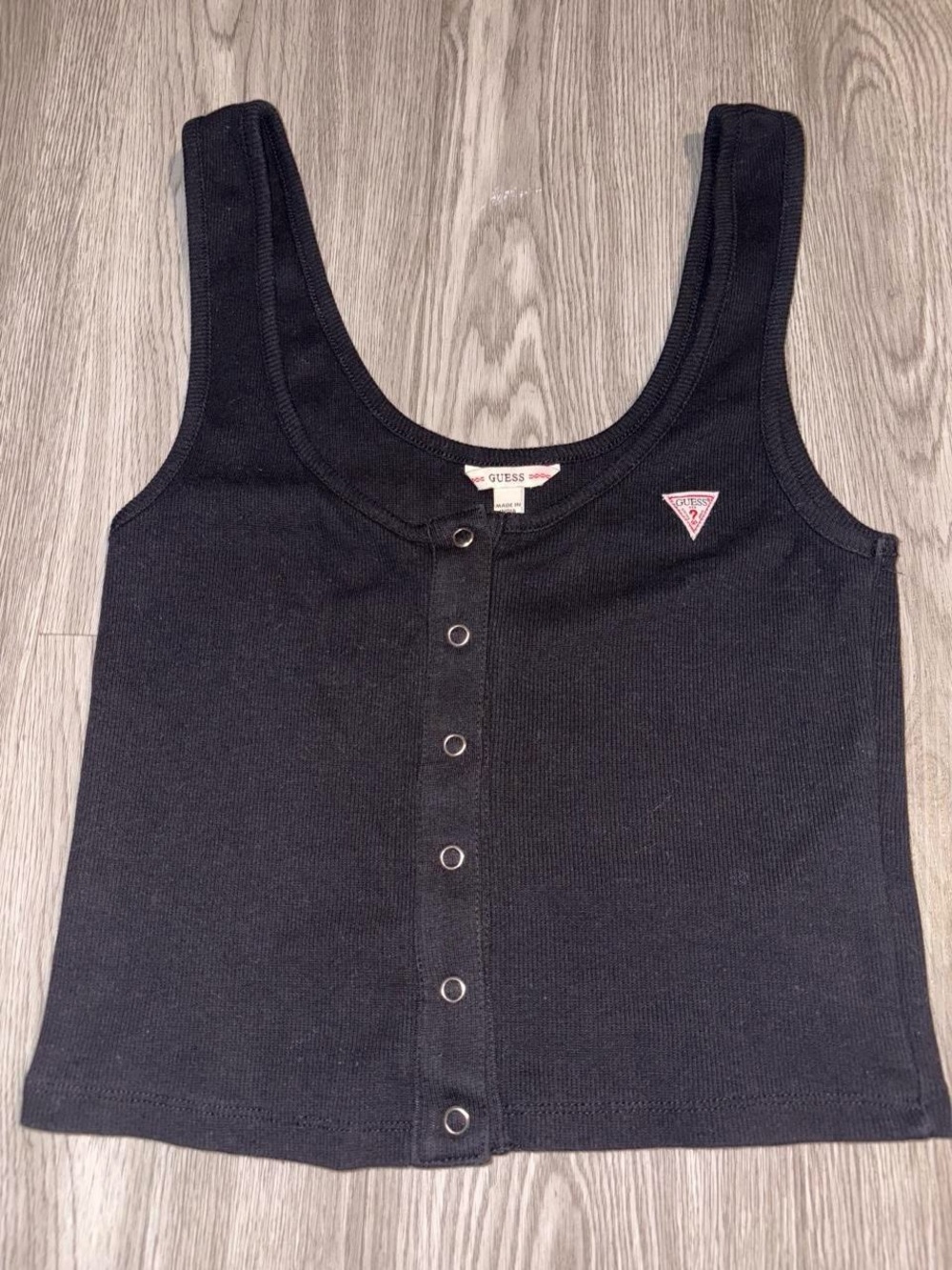 GUESS Black Ribbed Snap-Front Crop Tank - Picture 2 of 5